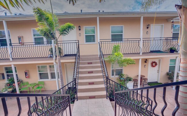 Building Photo - The Catalina Apartments