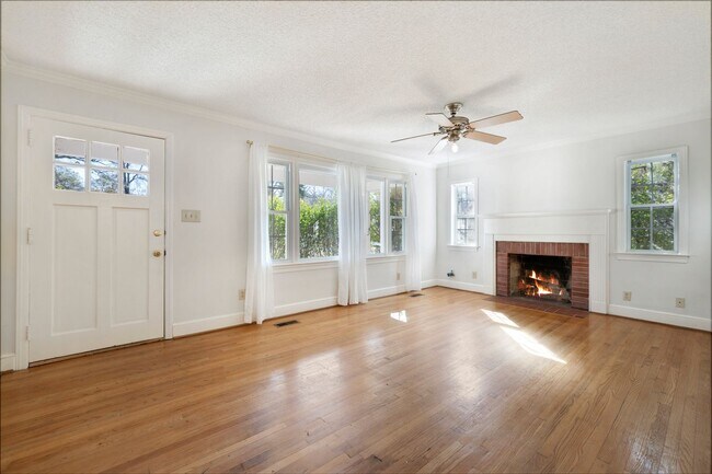 Foto del edificio - Available Soon! Adorable 2 bedroom home in...