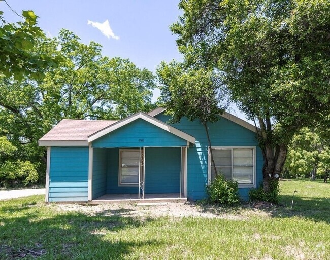 Building Photo - 901 N Hamlett St