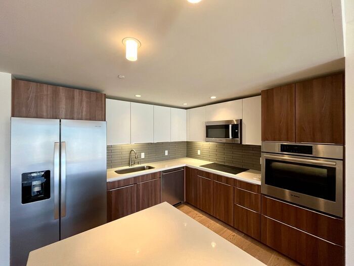 Primary Photo - Symphony Honolulu: 2 Bed, 2 Bath w/ 2 Park...