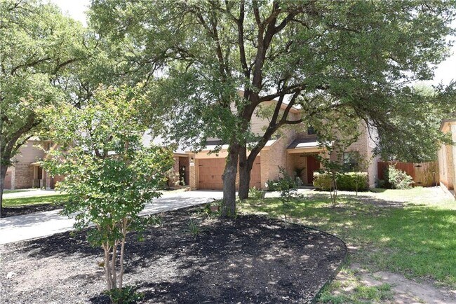 Foto del edificio - 2112 Golden Arrow Ave