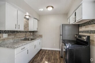 Building Photo - 444 Garland St