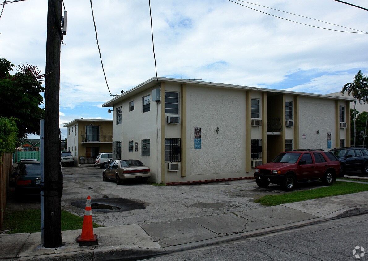 Foto del edificio - 728 NW 4th St