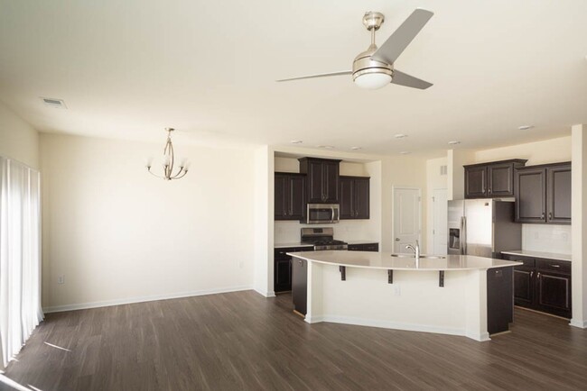 Building Photo - Great Townhome Near Brier Creek