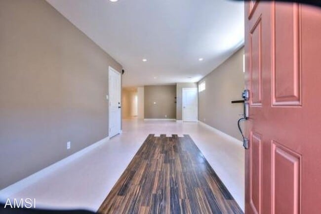 Building Photo - 5 br, 3.5 bath House - 1279 W. 23rd St