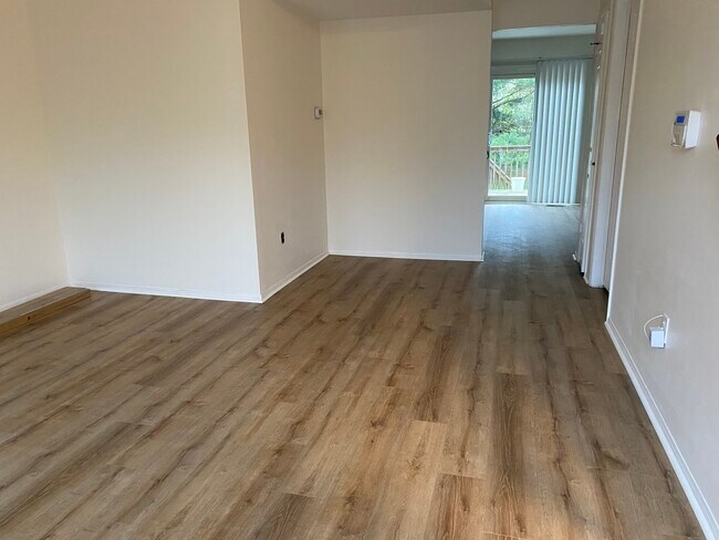 Building Photo - 107 Rutledge Ct