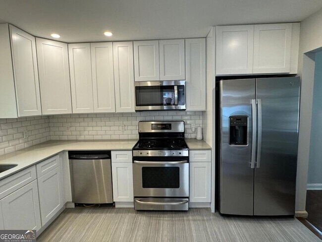 Foto del edificio - 2225 Alpha Dr