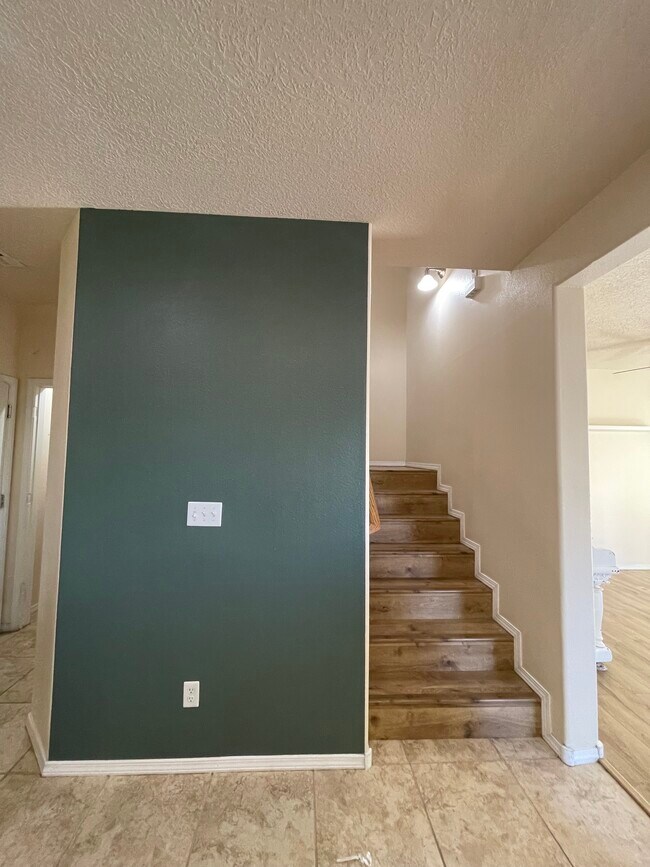 access to second floor - 11019 Marina Gate Trl NE