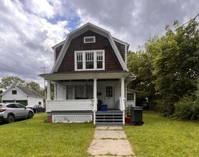Building Photo - 118 S Butz St