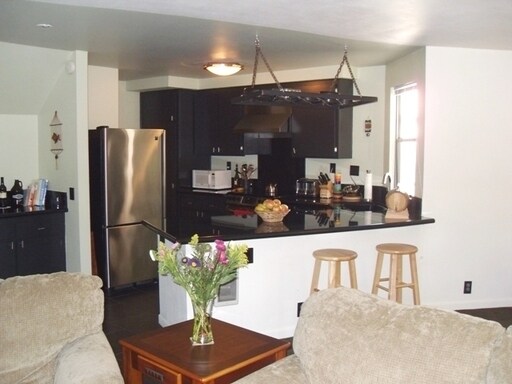 Foto del edificio - LA JOLLA - 2 Br + Den, Private End Unit To...