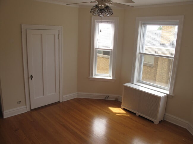 Front Bedroom - 4827 Elm St
