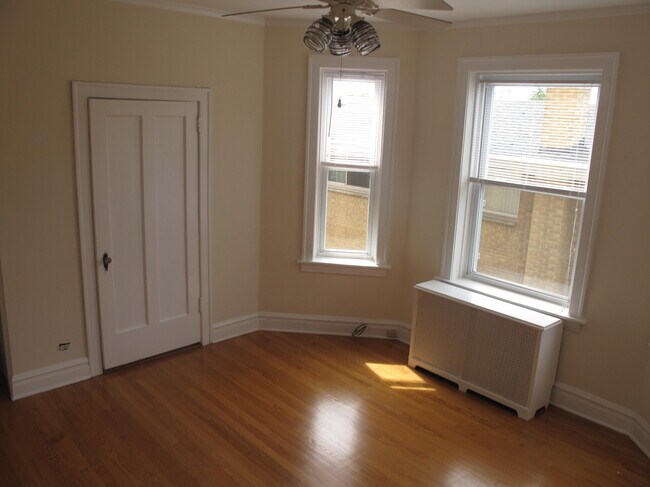 Front Bedroom - 4827 Elm St