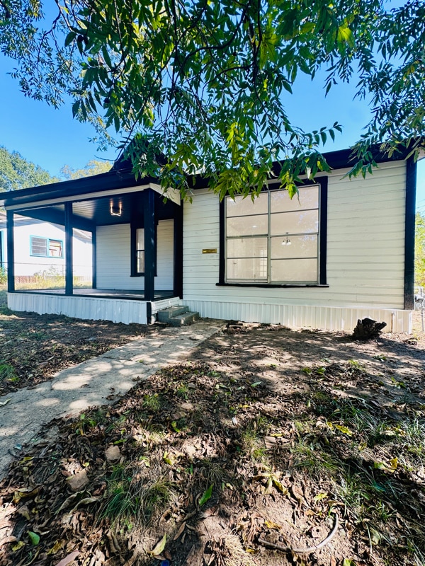 Building Photo - 2300 Bryan St