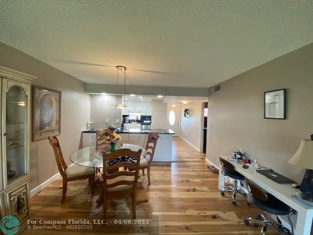 Foto del edificio - 9420 S Hollybrook Lake Dr