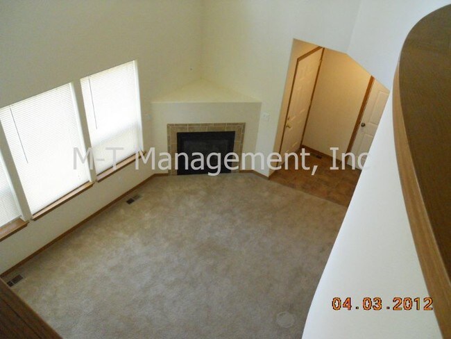 Building Photo - 1425 S Bluff Dr