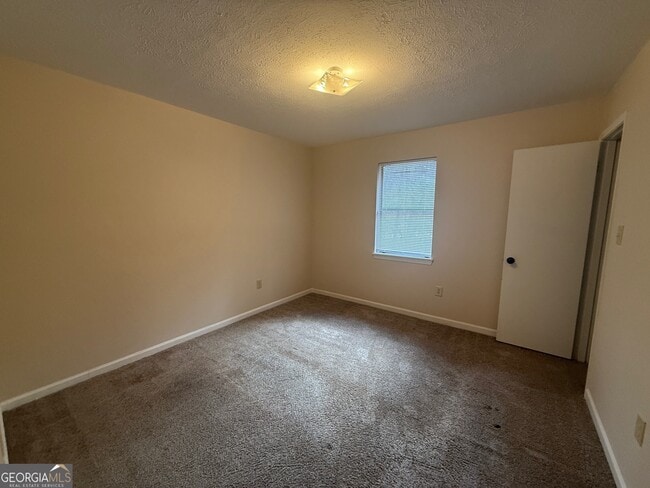 Building Photo - 150 Essex Ct