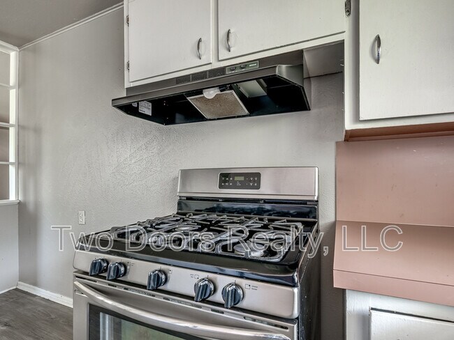 Photo - 1221 NE 44th St House