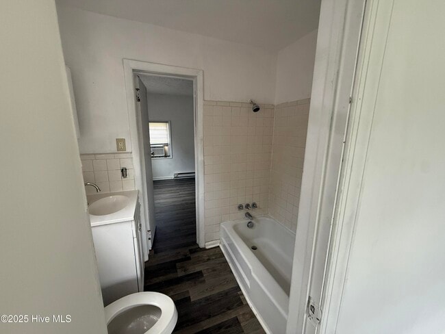 Foto del edificio - 4134 Corbett Cir
