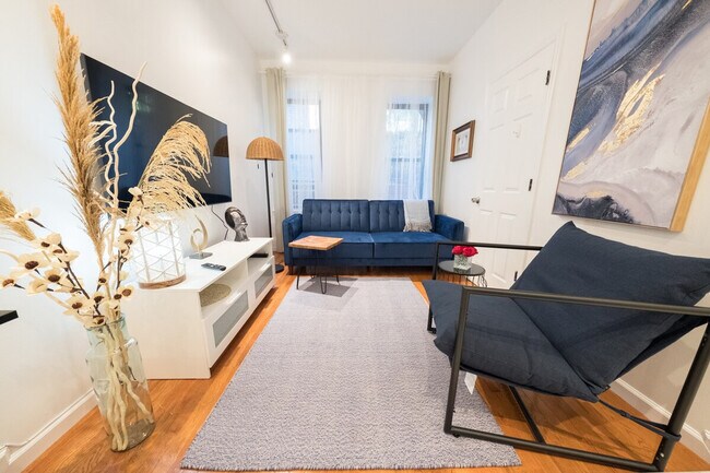 Foto del edificio - 317 E 75th St