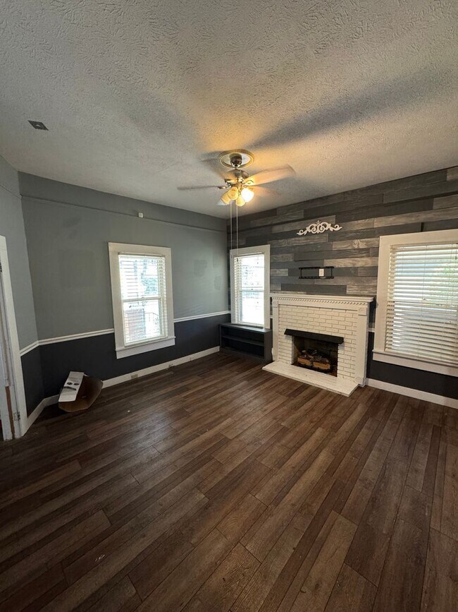 Foto del edificio - 202 Church Ave SE