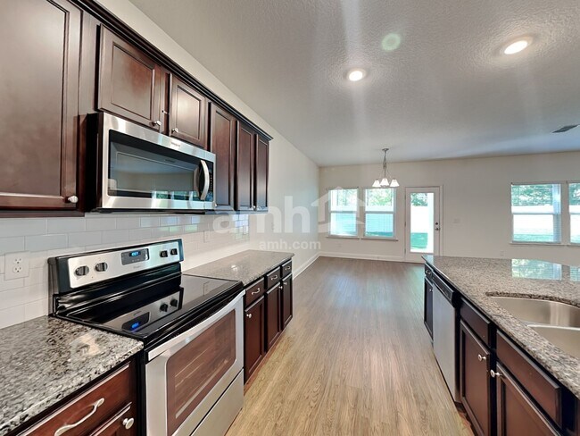 Building Photo - 3150 Creek Village Ln