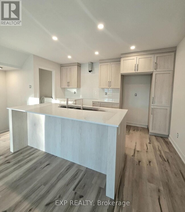 Building Photo - 327 Voyageur Pl