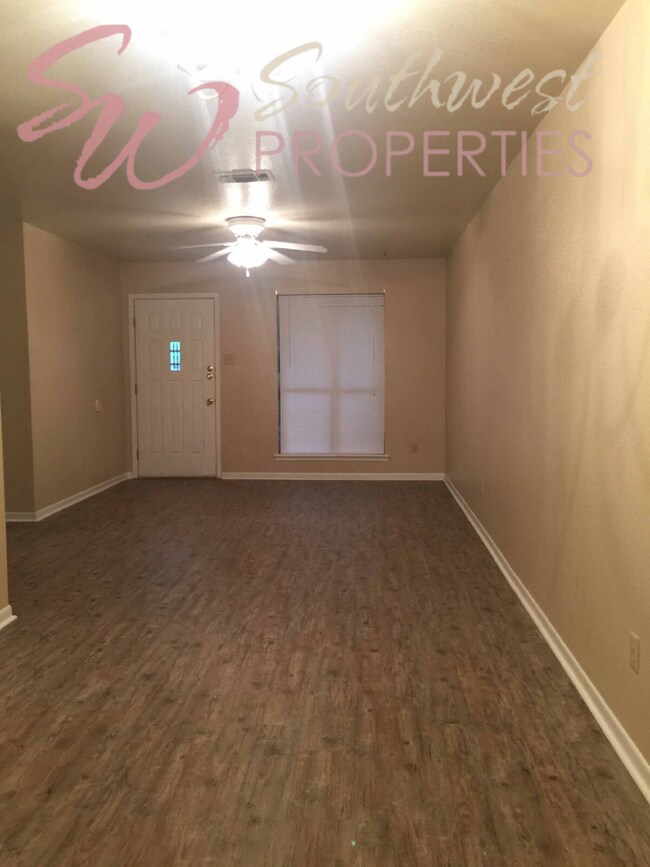 Foto del edificio - 3 bedroom 2 bath in an excellent neighborhood