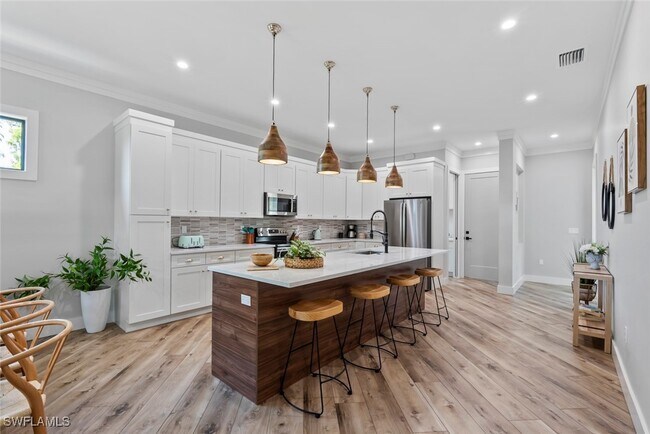 Building Photo - 3530 Hibiscus Ave