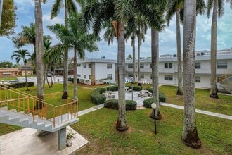 Building Photo - 6211 SW 37th St