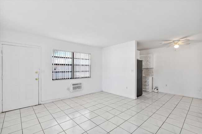 Foto del edificio - 16100 NE 19th Ct