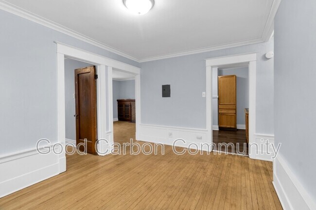 Building Photo - 8 E Depew Ave