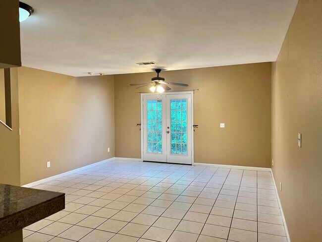 Building Photo - 3 Bed / 3 Bath in The Timbers w/ Ammenities!