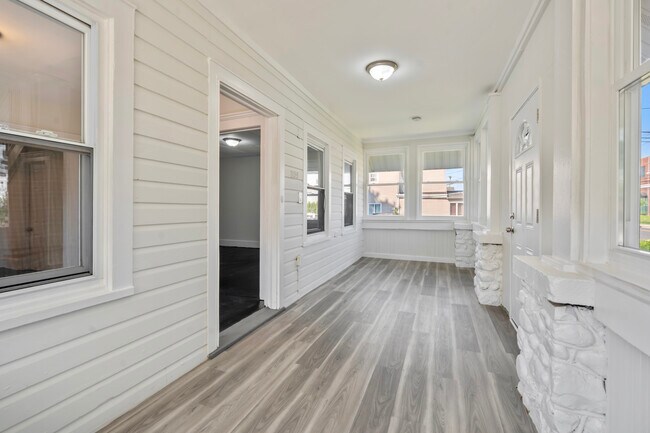 Foto del edificio - 1159 McBride Ave