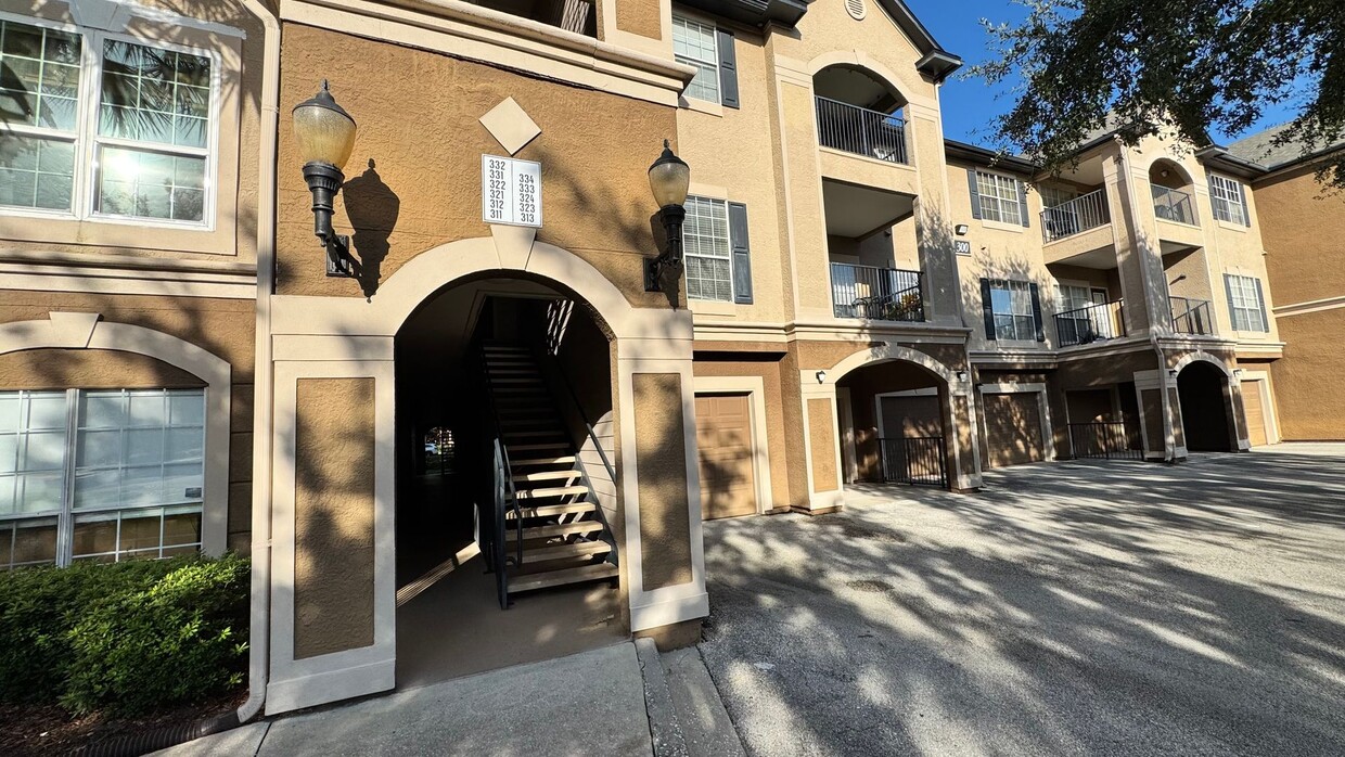 Primary Photo - First Floor2 Bed / 2 Bath Condo Available ...