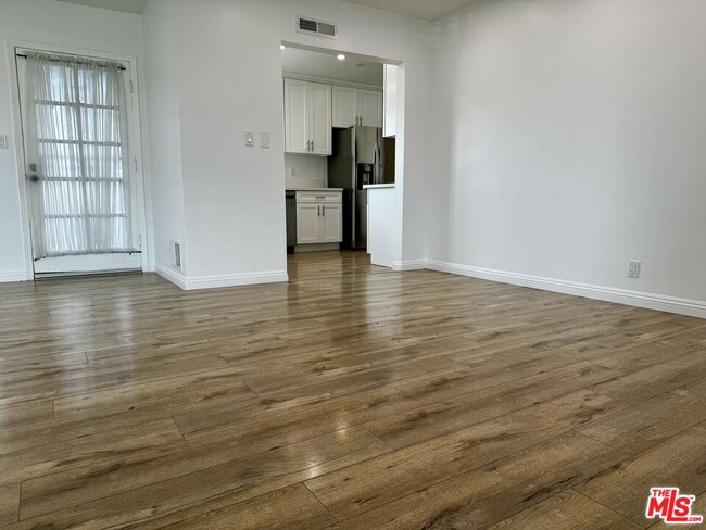 Foto del edificio - 2415 W 129th St