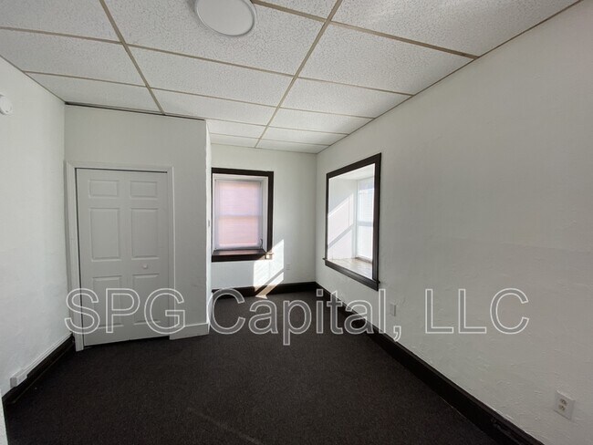 Foto del edificio - 35 W Maple St