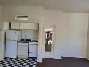 Building Photo - 429 S 51st St