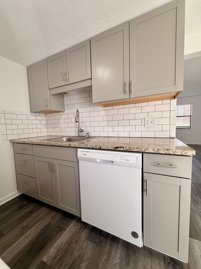 Foto del edificio - 308 Gillespie Rd