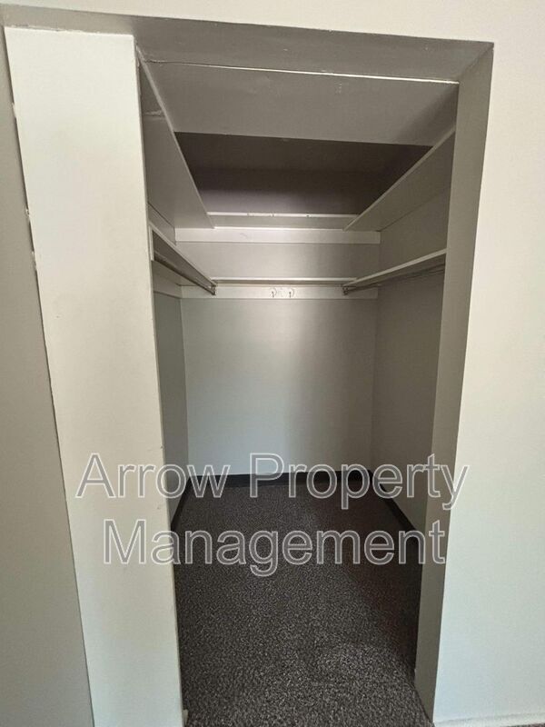 Foto del edificio - 1215 E St