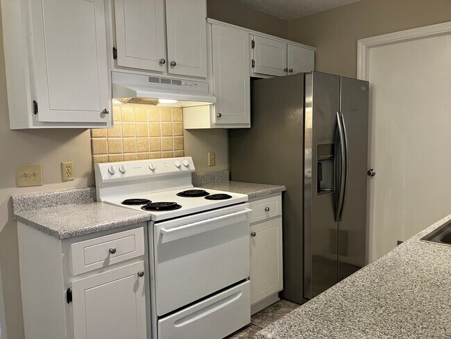 Foto del edificio - 105 Pinedale Dr