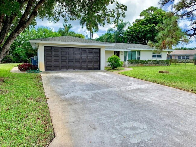 Foto del edificio - 2830 SW 9th St
