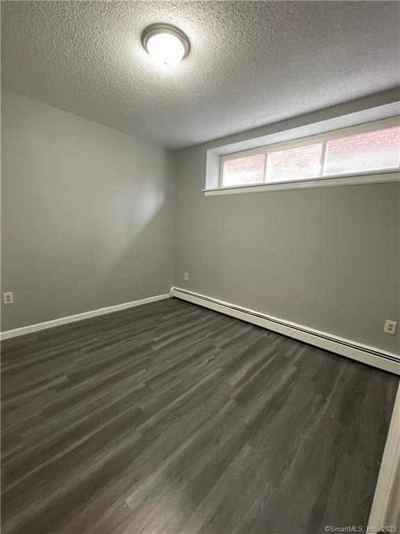 32 Huntington St Unit 1C, Hartford, CT 06105 Room for Rent in