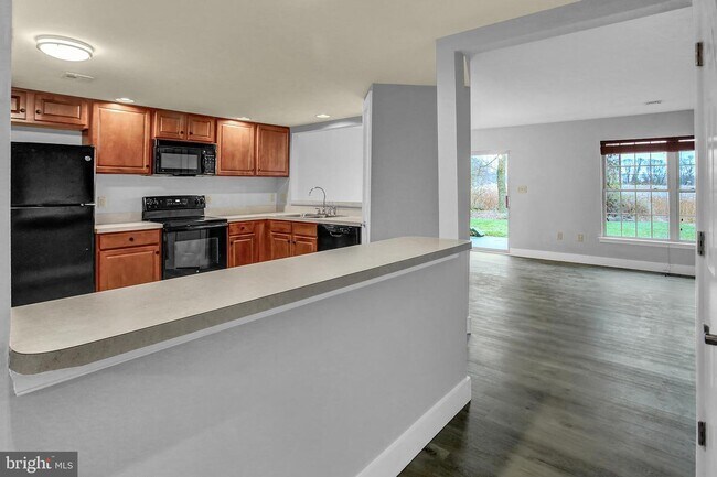 Foto del edificio - 344 Stonehedge Ln