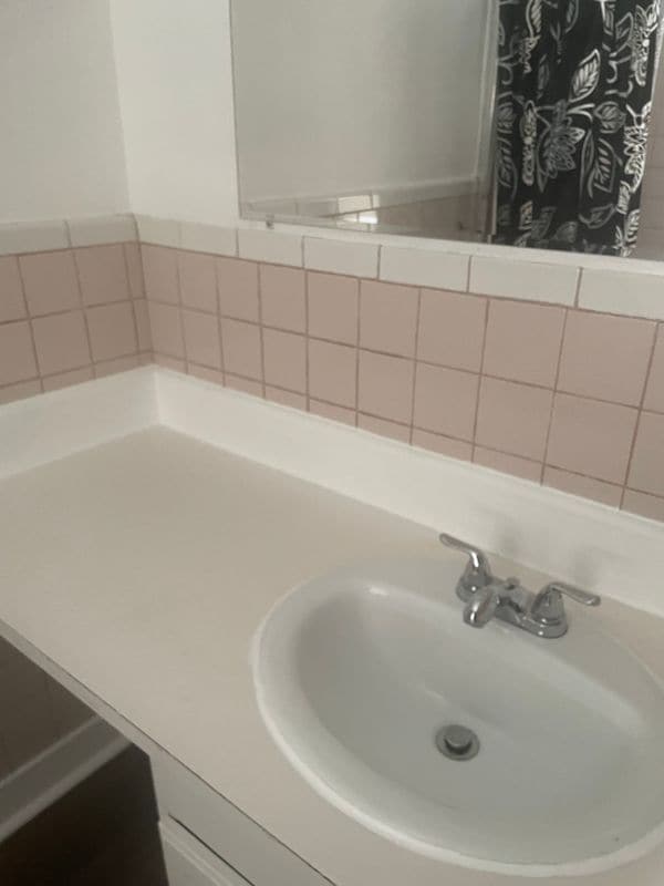 Building Photo - 19339 Fenelon St