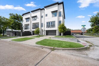 Building Photo - 3022 Holman St