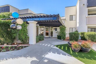 Building Photo - Sun Creek Apartments
