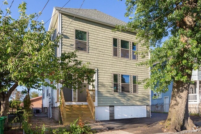 Building Photo - 27 1st St