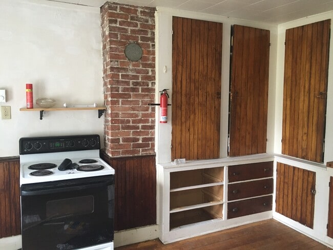 Foto del edificio - 139 Railroad St