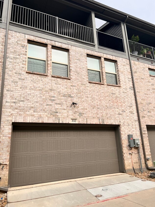 332 Blackthorne Dr, Plano, TX 75074 Townhome Rentals in Plano TX