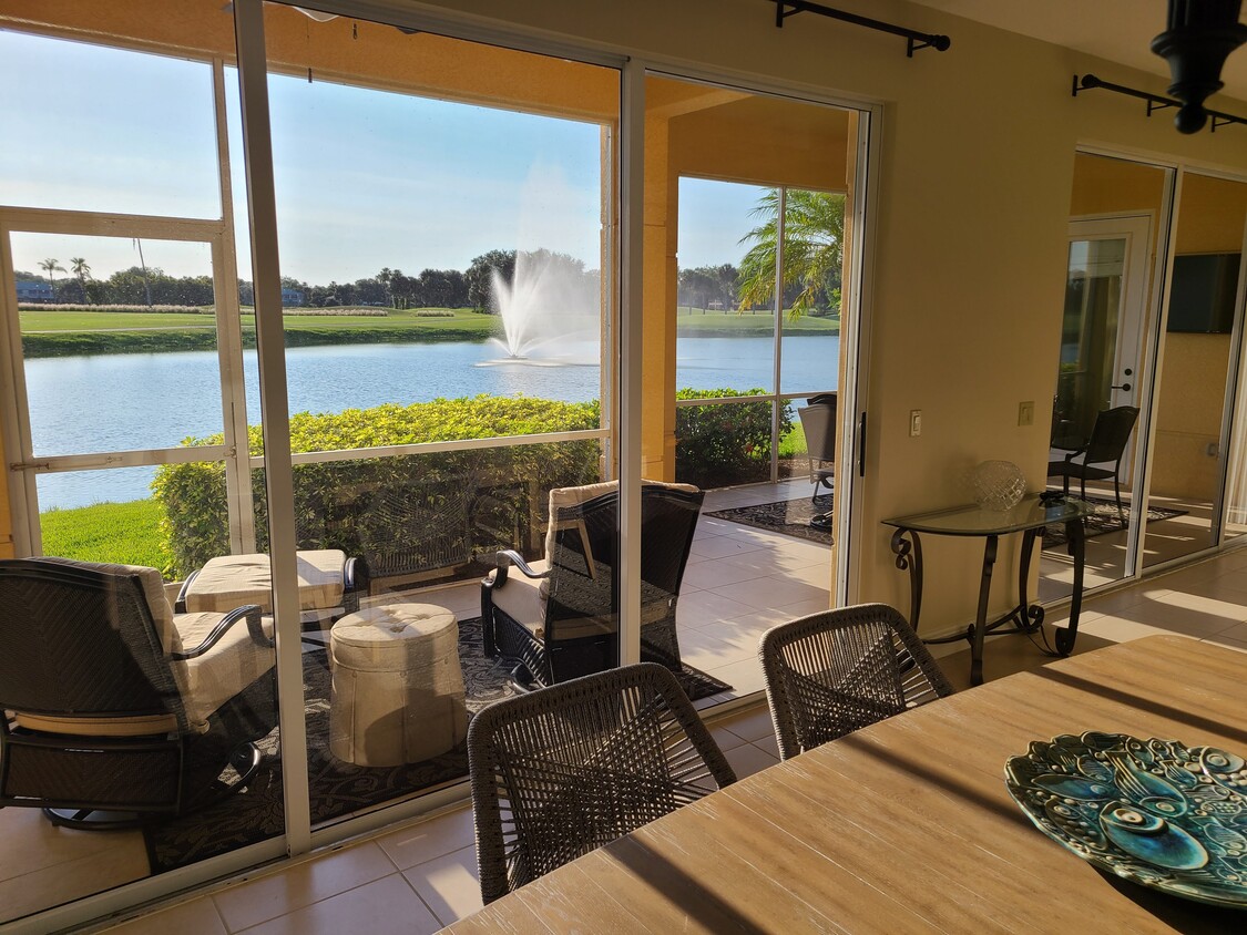 Large lanai with water & golf course view, sunsets - 534 Avellino Isles Cir